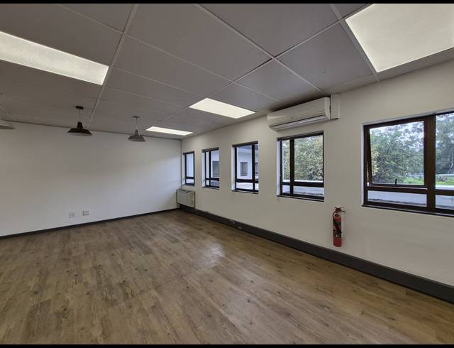 457M² OFFICE TO LET IN HYDE PARK